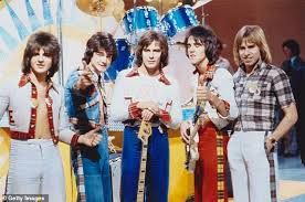Les mckeown, lead singer of the bay city rollers, has died suddenly aged 65. Bay City Rollers Singer Les Mckeown Dies Suddenly Aged 65 As Devastated Friends Pay Tribute Todayuknews