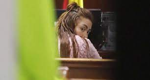 La apreciación a la cual se refiere, es que lo que hizo daneidy barrera es más grave por su condición de influencer, ya que tiene una audiencia de miles de personas que ven lo que hace. Epa Colombia Condenada A 3 Anos Y 10 Meses Por Vandalismo