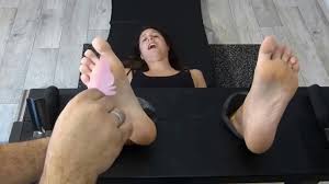 BoundHub - Feet tickling metronom joi with ticklish Alix