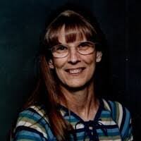 Sandra Lynne's Instagram, Twitter & Facebook