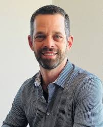 Chris Bratz's Instagram, Twitter & Facebook