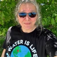 900+ "Zelenak" profiles