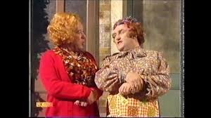 Jun 09, 2021 · les dawson was host of the television show blankety blank (picture: Les Dawson Cissie Ada Chatting On The Doorstep Youtube