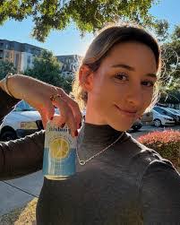 Sarah Cooke's Instagram, Twitter & Facebook