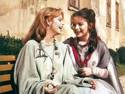 Умерла чешская актриса либуше шафранкова, звезда известного фильма «три орешка для золушки» 1973 года. Kuda Propala Samaya Krasivaya Zolushka Shoubiz