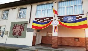 Persoane din conducere și persoane de contact. Contact