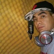 Stream T-Gillie ft. Snap Dinero