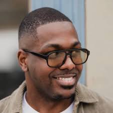 Rencontrez PAT — notre solaire aviateur de la collection Atelier78. Un  modèle emblématique qui fait un retour en force ✨ Fun fact: les noms de nos  montures Atelier78 sont inspirés des prénoms