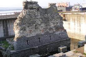 De ce să foloseşti brainly? Ruinele Podului Lui Apolodor Din Damasc Ar Putea DispÄrea