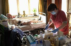 Il assure l'hygiène et le confort des patients. Coronavirus Les Soins A Domicile Veulent Aussi Etre Reconnus Comme Un Secteur Penible Bx1
