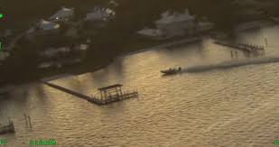 Dolayısıyla birçok farklı kültüre, birçok farklı millete ev sahipliği yapmış bir şehir. Must See Video Out Of Control Boat Goes Airborne After Crashing Into Dock