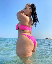 Natalie Elizabeth Wade - Free pics, galleries & more at Babepedia