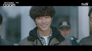 Sesudah ia dari tkp pembunuhan, ia tertabrak mobil sehinnga membuat ia kehilangan ingatan. Psychopath Diary Episode 1 Dramabeans Korean Drama Recaps
