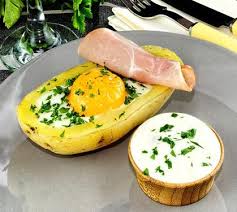 Recette Pommes De Terre Farcies Aux Oeufs Creme De Bacon Recette Pommes De Terre Farcies Recette Pomme De Terre Pomme De Terre