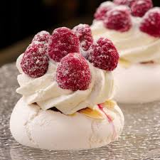 It is perfect for valentine's day or any dinner party (you can make pavlovas ahead!). Pirozhnoe Anna Pavlova Desert Fentezi