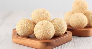 Campur semua bahan jadi satu, aduk rata dan uleni sampai kalis. Cara Membuat Onde Onde Isi Cokelat Meleleh Sekali Gigit