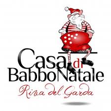 La casa di babbo natale si trova nell'antica rocca, antico castello circondato dalle acque del lago di garda, a riva del garda (trento), ed è pronta ad accogliere i bambini con le loro famiglie, nelle numerose stanze su tuttomercatinidinatale.it trovi la casa di babbo natale a riva del garda. Casa Di Babbo Natale A Riva Del Garda A Riva Del Garda 2019 Tn Trentino Alto Adige Eventiesagre It