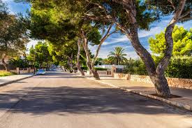 Porto cristo is known for its monuments and historical sites. Urlaub In Porto Cristo Mallorcas Charmante Hafenstadt Urlaubsguru De