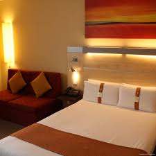 Hotel in west berlin's spandau district, near berlin tegel airport. Holiday Inn Express Berlin City Centre West Berlin Bei Hrs Gunstig Buchen