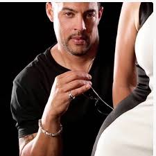 Sigamos conociendo más de @fernando.wilkins El cantautor Fernando  “Fernandito Junior” Wilkins presento Sigo Mi Camino, su mas reciente y  tercera producción musical. Fernandito, quien nació en San Francisco de  padres panameños, comenzó