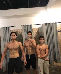 Maybe you would like to learn more about one of these? 11 Potret Menawan Junior Roberts Pemeran Roby Di Film Rentang Kisah