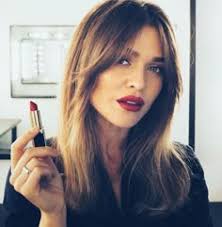 Lyndi Bell (lyndibell)