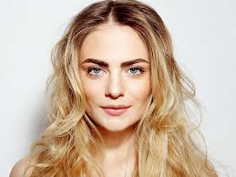 During menopause, estrogen and progesterone levels drop and wreak havoc with our hair. 10 Salon Treatments To Repair Dry Damged Or Frizzy Hair