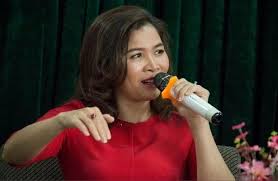 Bà Phương Hằng tuyên bố NB Hàn Ni sắp mất bằng luậт sư: “Coi chừng bị hoả táпg lúc nào không hay”