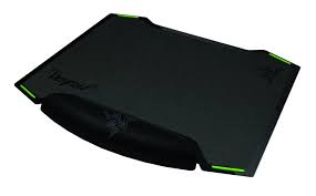 Amazon Com Razer Vespula Dual Sided Gaming Mouse Mat Allowing Choice Between Speed And Control Mouse Pad Preferred By Pro G Gaming Mouse Razer Mouse Razer