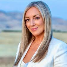 Three generations of the same family have now occupied Collins Room 115: *  new freshman Brooke Altman; * her mother, SueAnn Altman, BA '94, MA '95; *  and her grandmother Sue Steakley,