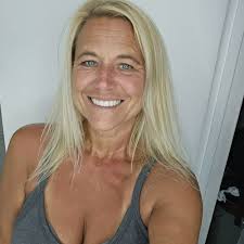 Amy Povloski's Instagram, Twitter & Facebook