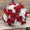 Create beautiful bouquets for your wedding with the expertise of a top wedding florist! 3