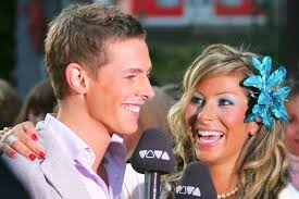 Als moderator konnte er sich bereits ein vermögen aufbauen. Klaas Heufer Umlauf Amp Co Viva Moderatoren Der 90er Derwesten De