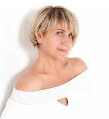 Hairstyles that suit a double chin. 15 Best Short Haircuts That Are Perfect For Fat Face Girls