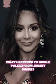 Nicole Lencioni's Instagram, Twitter & Facebook