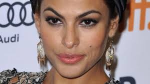Eva mendes is an american actress best known for her roles in the films 'training day,' 'stuck on you' and 'hitch.' the beauty of cuban descent is also a model for several brands. Hollywood Schauspielerin Eva Mendes Trennung Mit Ryan Gosling Komplett Erfunden Augsburger Allgemeine