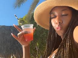 Idk Curaçao goes well with my skin😂🇨🇼, #curacao #traveler #loveyourself  #livelife #talktomenice #peaceofmind #prettygirls #livelovelaugh #lifenice  #queen #forevergrateful #explorepage #lifenicebad ...