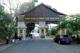 Hallo guys vidio kali ini aku berkunjung ke tempat wisata waduk darma tempatnya d kuningan jawabarat dan htm ke. Wisata Waduk Darma Kuningan Tempat Wisata Indonesia