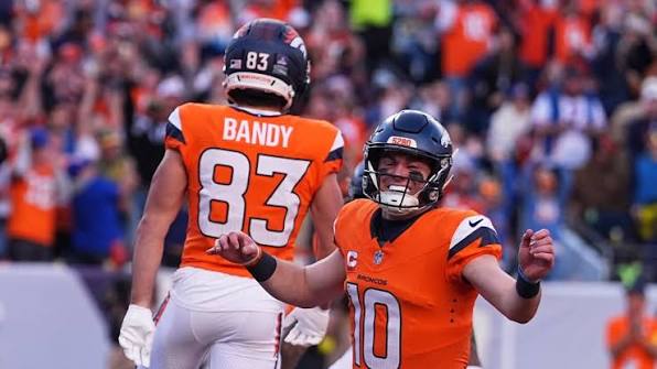 Nix tosses 4 TDs as Broncos beat Packers for 11th straight win, clinch  playoffs