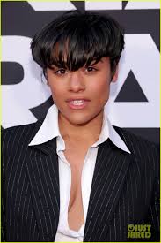 Sarah Snook Gets Support from 'Succession' Family, Including a Kieran  Culkin Drive-By, at Her Broadway Opening Night!: Photo 5141179