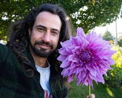 Wait a day or cut now? 😍