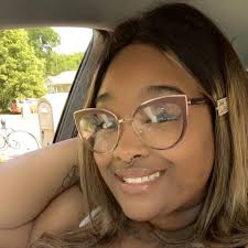 Tabitha Sharpe's Instagram, Twitter & Facebook