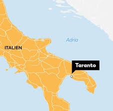 Taranto has a famous swing bridge which apparently does not swing for small motorboats. Stahlwerk In Italien Das Phantom Das Gegen Den Roten Staub Kampft Welt