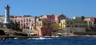Monthly lifestyle editorial created to share all the little pleasures of italy Ventotene Italy Magazine