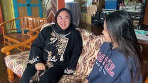 Cerita berkenaan emelia, mary dan jane yang baru pulang dari chicago untuk bersama bapa. Anak Mat Salleh Tapi Melayu Nilai Murni Youtube