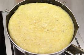 Cara membuat bisa cek lebih lanjut di gugel atau yutub. Cara Membuat Telur Dadar Agar Hasilnya Bulat Sempurna Dan Pasti Cantik Ternyata Butuh Alat Masak Ini Semua Halaman Sajian Sedap