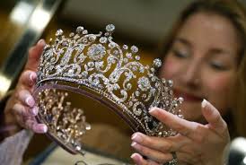Poltimore Tiara: 'Rebellious' Princess Margaret's stunning wedding diadem  worth £3million