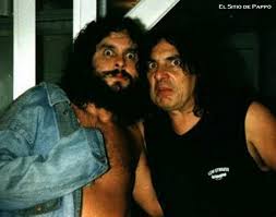 Pappo murió en la madrugada del 25 de febrero de 2005, cuando se dirigía junto a su hijo a un moto encuentro. Pappo Sigue Vivo Entrevista Con Todos Sus Companeros De Riff Fabrizio Pedrotti