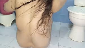 DESI SEXY CHUBBY BHABHI NETU NUDE BATHING IN BATHROOM UNDER HOT WATER SHOWER