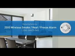Hold & slowly open the front of. 2gig Smoke Heat Freeze Alarm Replacing Batteries Youtube